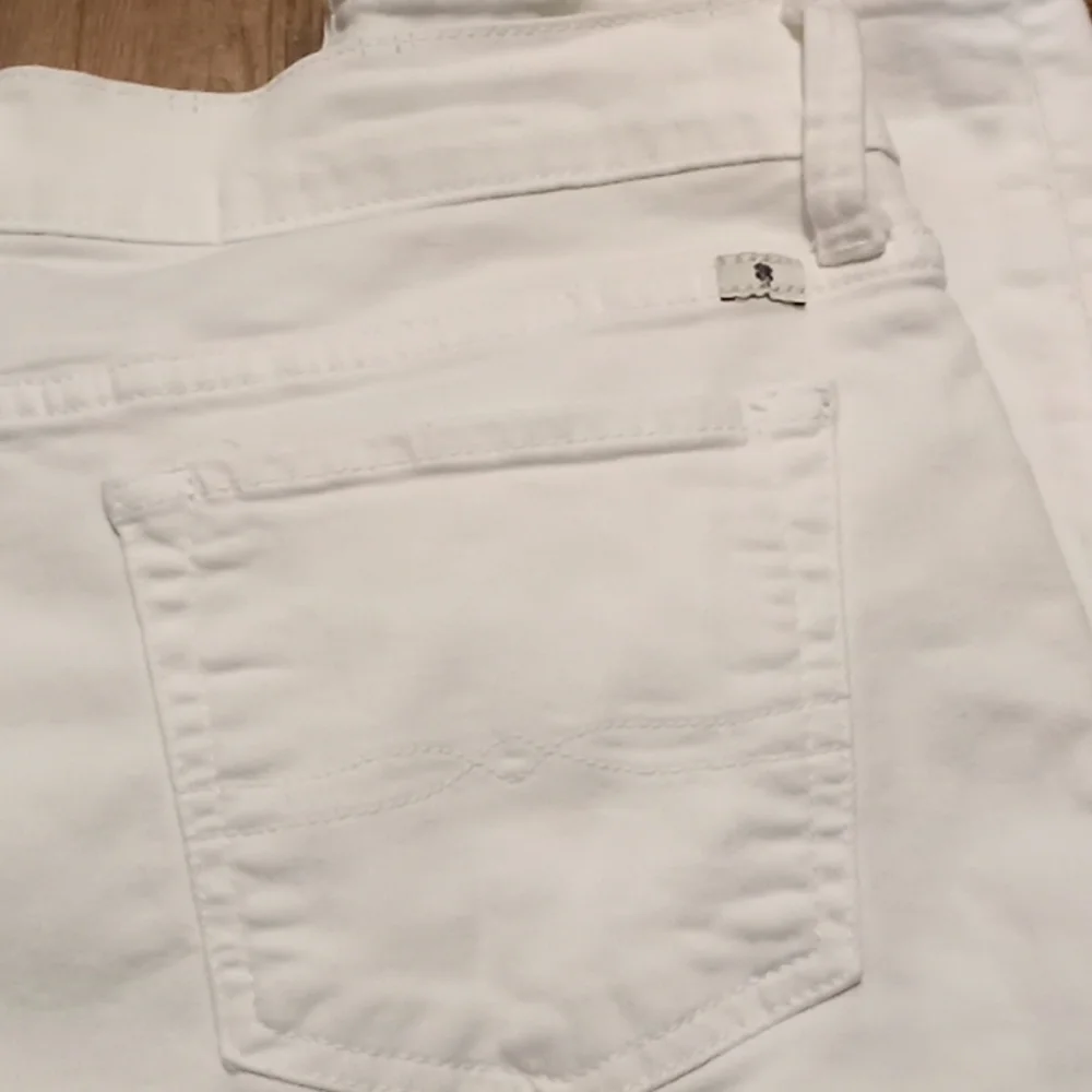 Lucky brand sweet crop embroidered white jeans